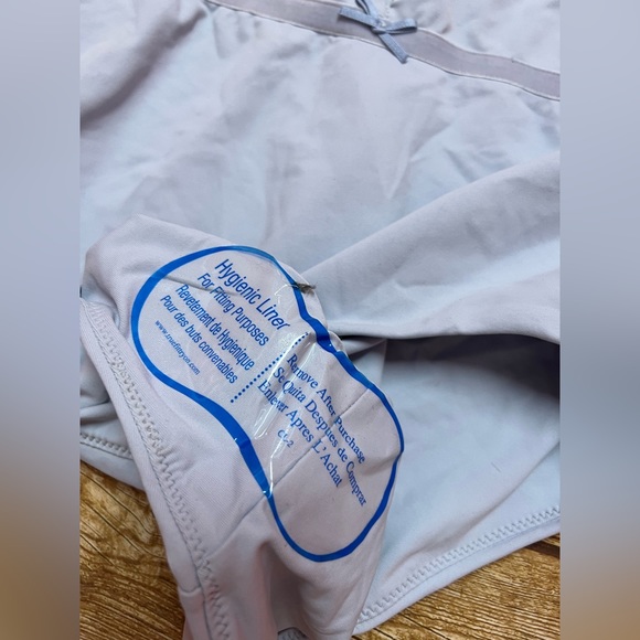 Solid & Striped The Scarlet One-piece - Picture 5 of 5